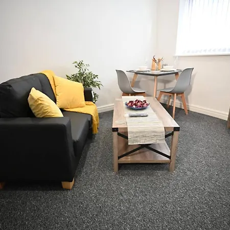 Spacious Studio Near Christie Hospital-2