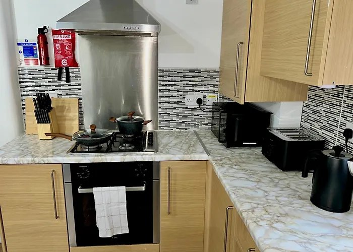 Stylish Old Trafford 2Br Apartment, Free Parking, Near Stadium & City Centre
